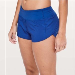 LULU SPEED UP SHORT SIZE 4